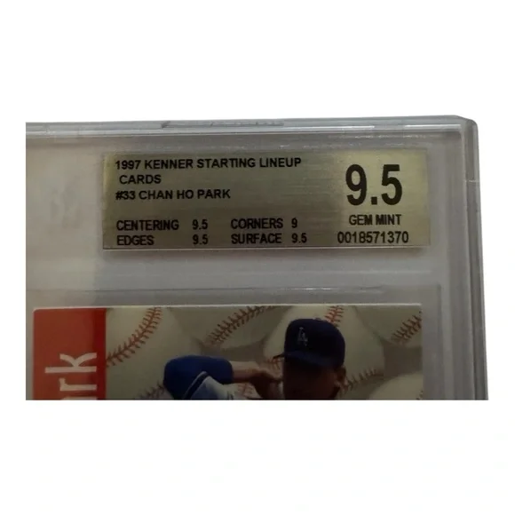 BGS 9.5 Kenner Starting Lineup Chan Ho Park Trading Card - Picture 3 of 4